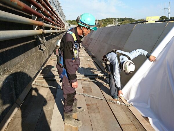 吊足場内シート防護の確認